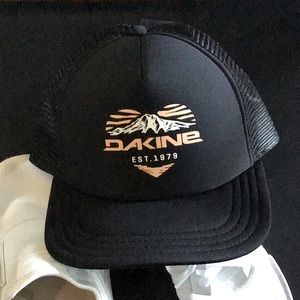 Dakine Trucker